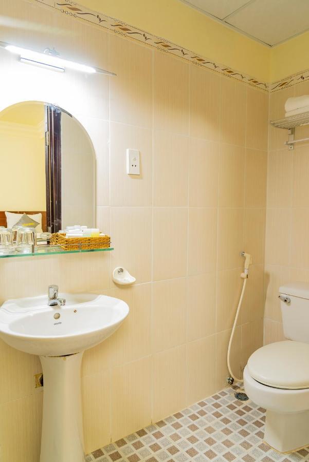 Cosmo Square Hotel Хошимин Экстерьер фото